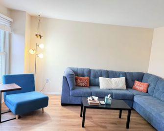 Town House near Geisinger Medical Center - Danville - Obývací pokoj