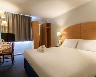 Travelodge Central Queens Dock And Arena - Liverpool - Bedroom