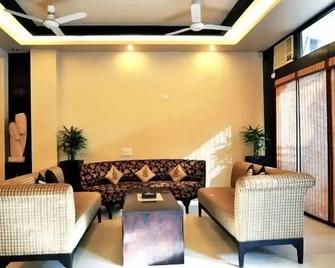 Tavisha Villa - Noida - Lounge