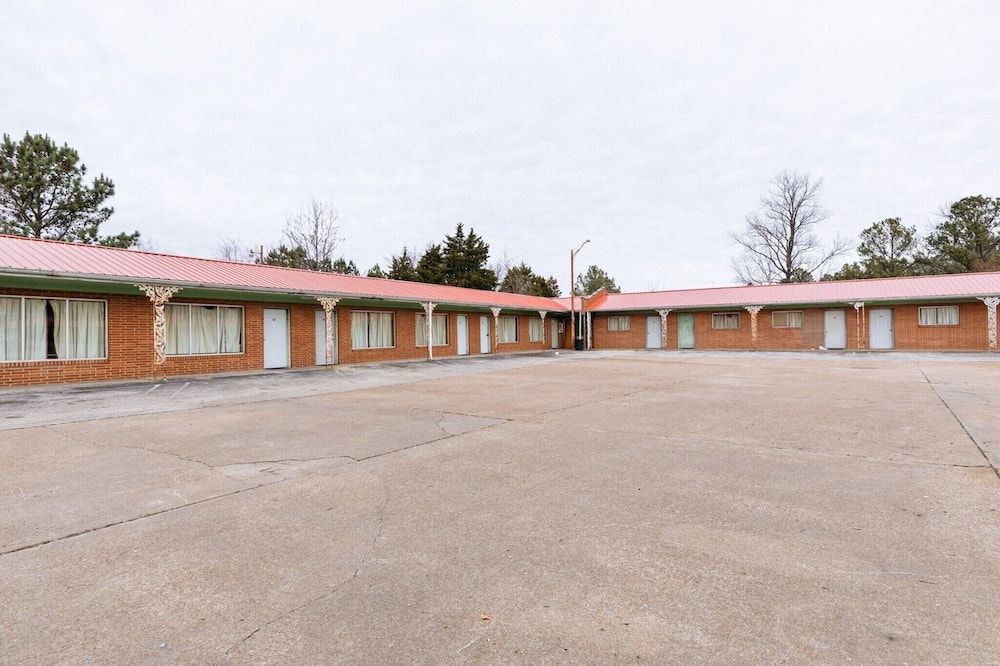 2 Full Bed Smoking | Holly Springs Ms