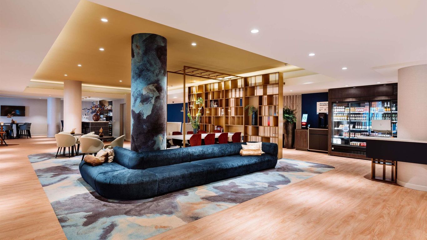 نوفوتيل دن هاج ورلد فوريم