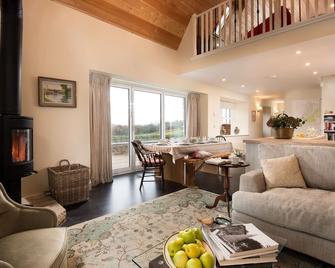 The Bothy At Redheugh - 2 Miles From Newcastleton, Sleeps 6 In 4 Bedrooms - Newcastleton - Huiskamer