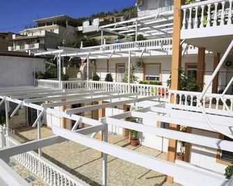 Qeparo Napolon Complex - Qeparo - Patio