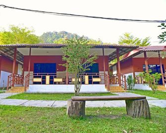 Vikri Beach Resort - Pangkor - Chambre