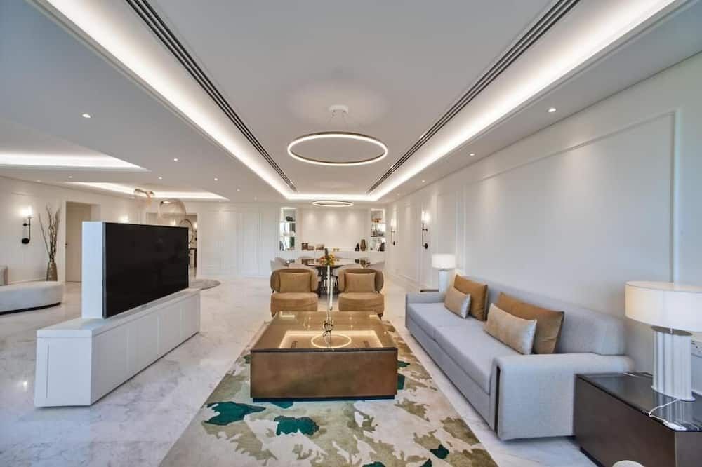 Grand Hyatt Residence