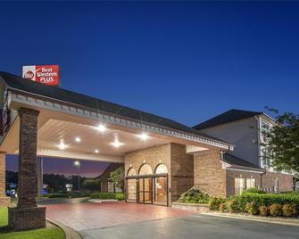 Best Western Plus Bessemer Hotel & Suites - Бессемер - Будівля