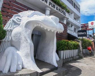 OYO 233 The Lion Pub & Hotel - Dehiwala-Mount Lavinia - Budova