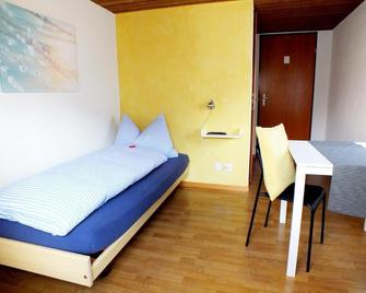 Hotel Adler Garni - Bauma - Schlafzimmer