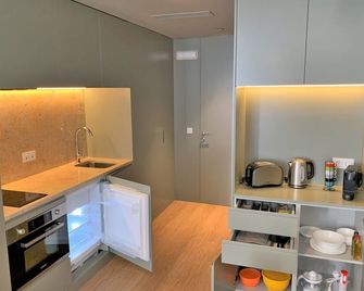 Clérigos Prime Suites by Porto City Hosts - Porto - Kitchen