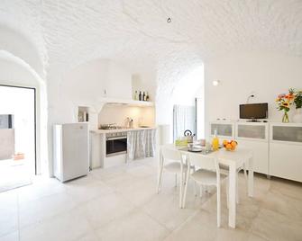 Casetta Arco Con Balcone - Cisternino - Comedor