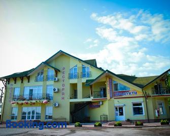 Motel Kurortnyy & Spa - Shklo - Edificio
