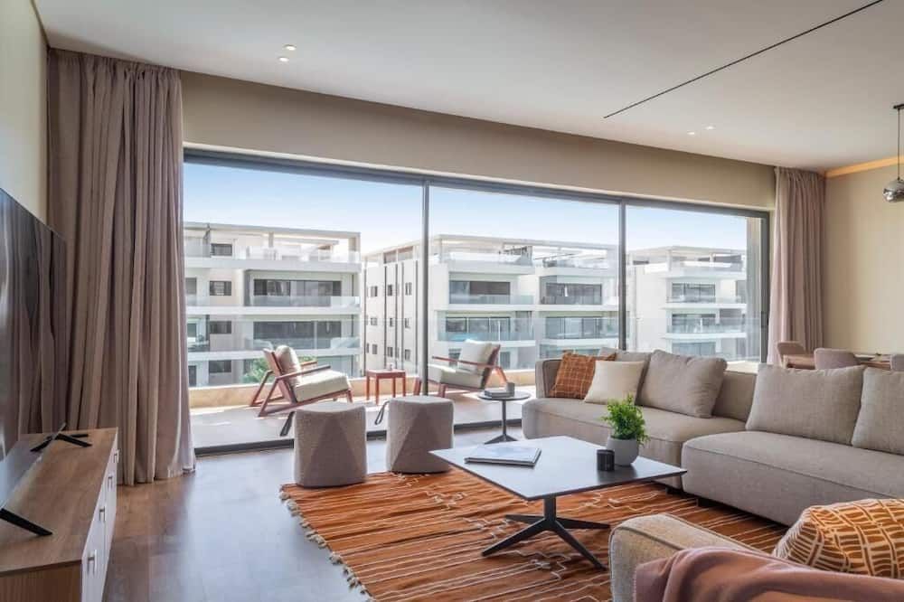 Sakura at Lake View Residence - New Cairo - Living room
