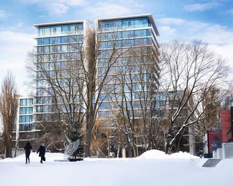 Easy Rent- Aperta Art Centrum, Basen & Spa, Free Parking 24h Check-In - Lublin - Bygning