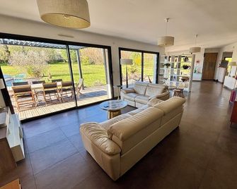 Villa contemporaine avec piscine sur 4000 m2 à Rodez 9 personnes - Onet-le-Château