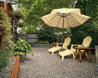 #stayinmydistrict Sellwood Private Garden Casita - Portland - Patio