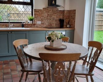 Cheerful 2 Bed Cottage - Eryri (Snowdonia) - Бангор - Їдальня