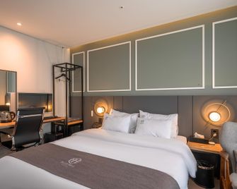 Hanam Bluehill Hotel - Hanam - Bedroom