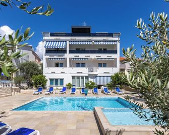 Family Resort Santa Maria II Room 202 - Stara Novalja - Basen