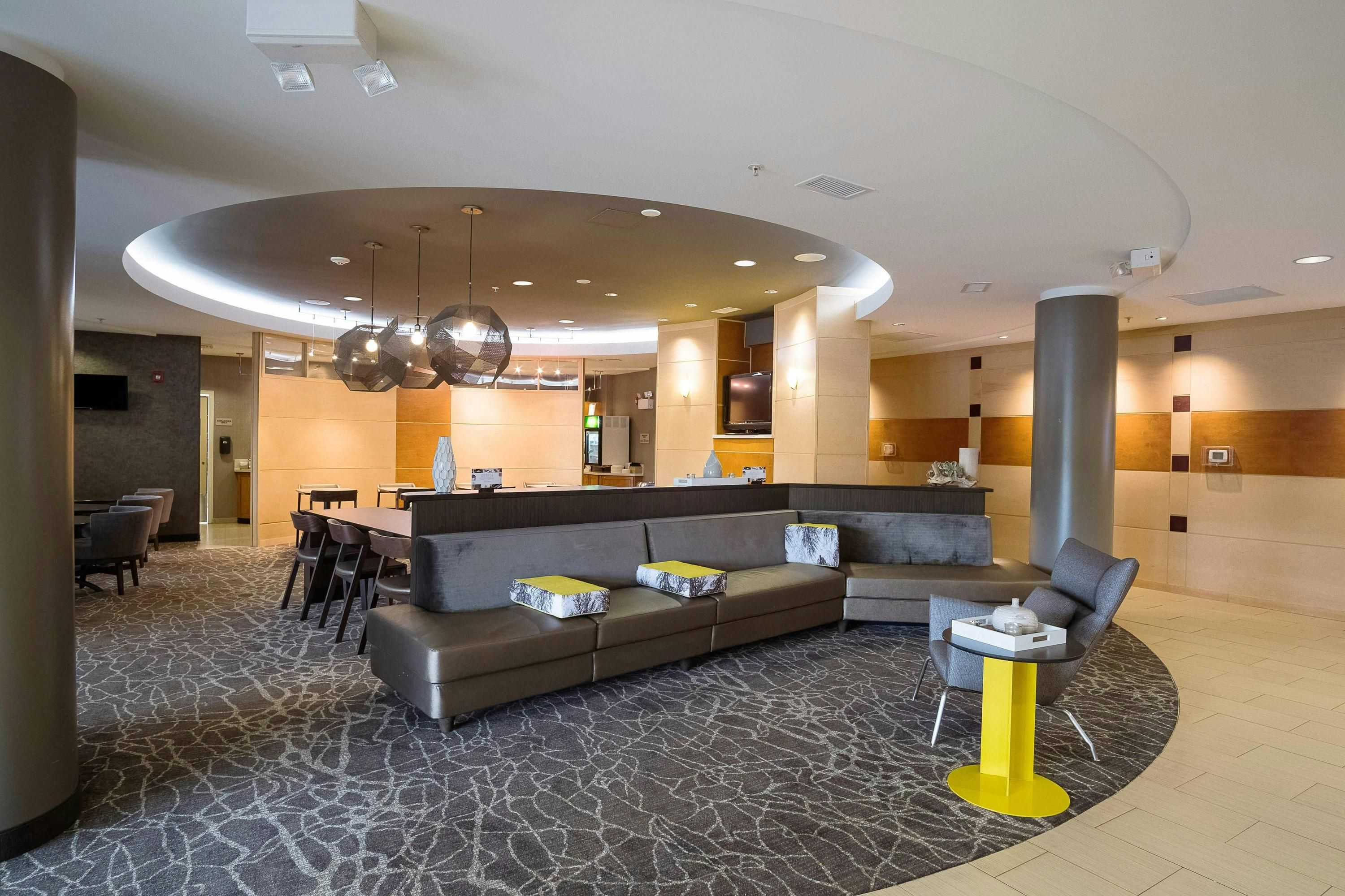 SpringHill Suites by Marriott Suites Winston-Salem Hanes Mall - Winston-Salem - Salónek
