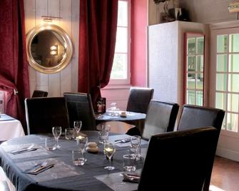 Logis Deshors-Foujanet - Chamboulive - Restaurante