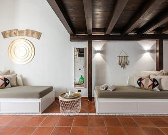Old Town Loft M8 Bari M8apartments - Bari - Obývací pokoj