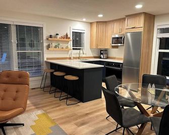 Nordic Harbor | Haus Cabin - Center City - Kitchen