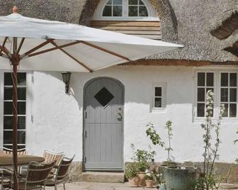 Peace In Beautifully Renovated Country House - Alsgårde - Patio