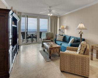 The Pearl 404 - Navarre - Living room