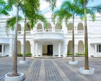 Bougain Villa - Bentota - Building