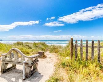 Charming Dog-Friendly Room w/ Kitchenette - Walk to Downtown and the Beach - Rockaway Beach - Beach