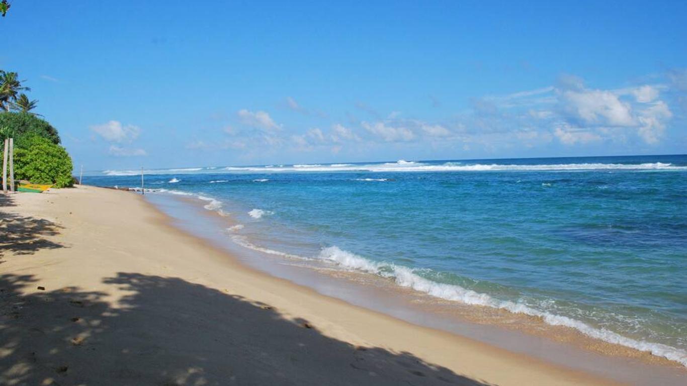 Paradise Beach Resort & Diving school