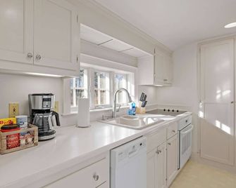 Cozy Escape at The Four Winds Estate - Concord - Küche