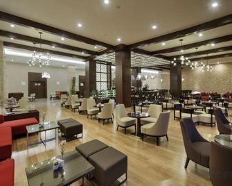 ذا سنس دو لوكس هوتل - شامل جميع الخدمات - ماناوغات - مطعم