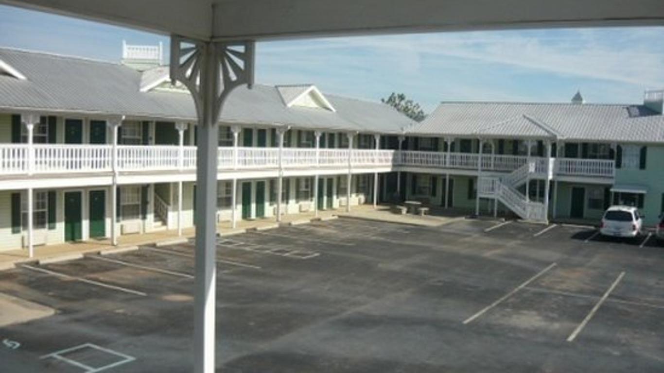 Key West Inn - Chatsworth
