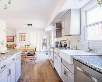Modern Farmhouse Getaway - Woodstock - Küche