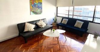 Apartment 18 Suite - Montevideo - Sala de estar