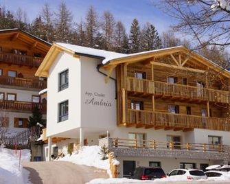 Apartments. Ambria - La Villa - Gebäude