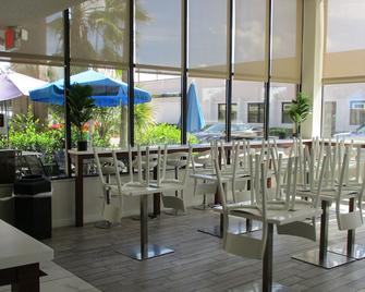 Quality Inn & Suites Kissimmee by The Lake - Kissimmee - Restaurante
