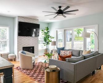 Chill Ville - Atlanta - Living room
