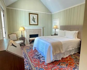 Recently renovated & beautifully decorated home close to downtown Moultrie! - Moultrie