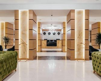 Ramada by Wyndham Astana - אסטנה - לובי