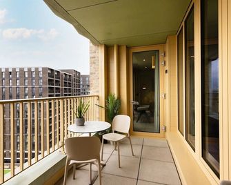 Charles Hope London Battersea - Lontoo - Parveke