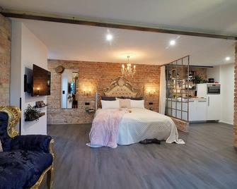 شتروهوتمانوفاكتور - درسدين - غرفة نوم