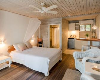 Eco Lifestyle & Lodge - Bathsheba - Bedroom