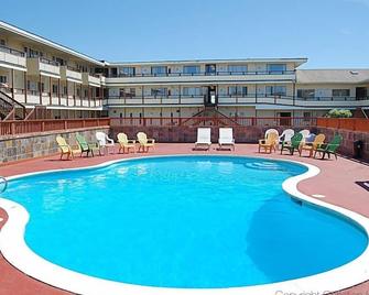 Ocean Shores Inn & Suites - Ocean Shores - Pool