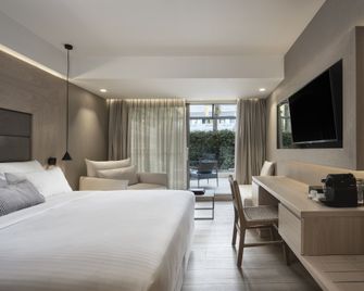 Sea View Cityscape Hotel - Glyfada