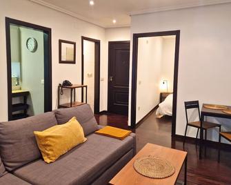 Yourhouse Ourense Bello 1 Loft - Ourense - Living room