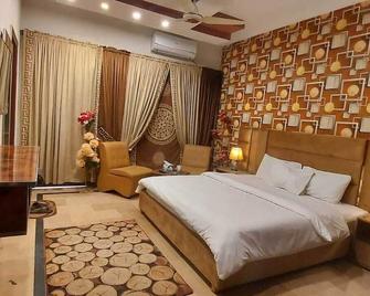 Madcrew Lodge - Islamabad - Bedroom