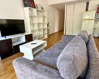 Departamento Alassio - Tigre - Sala de estar