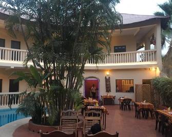 Hotel Le Flamboyant - Ziguinchor - Patio